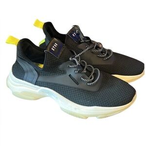 Steve Madden NY 90 black slip on sneaker very good condition size 10 women’s